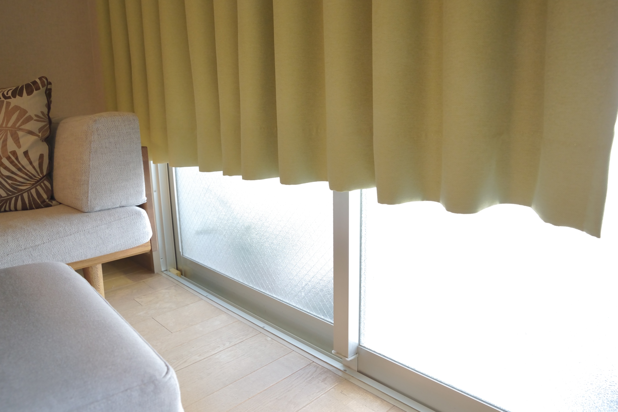 下から光がめちゃくちゃ入ってくる