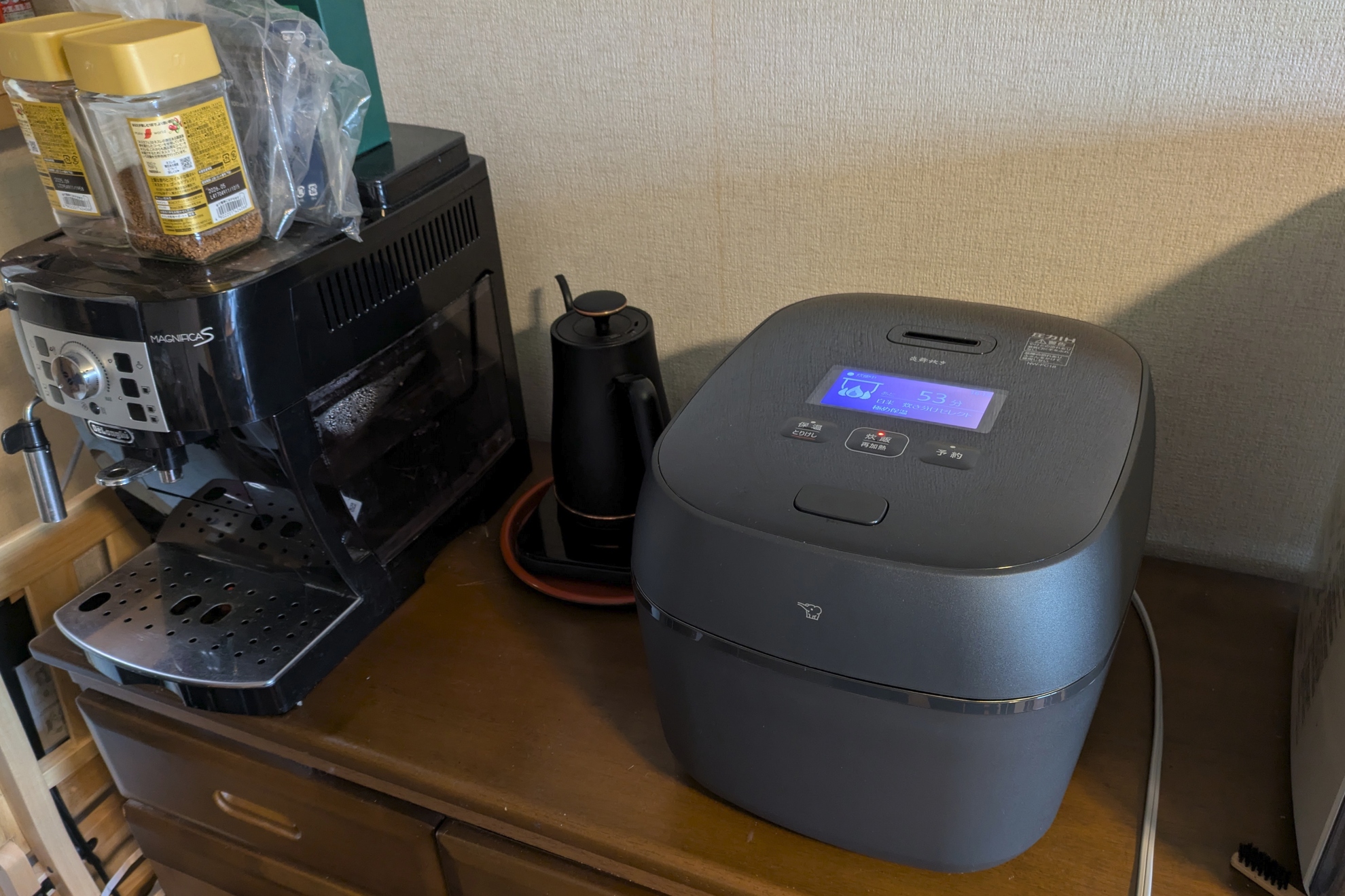 新しい炊飯器を設置